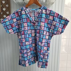 Scrub H.Q. Breast Cancer Checkered Patterned V-neck Scrub Top